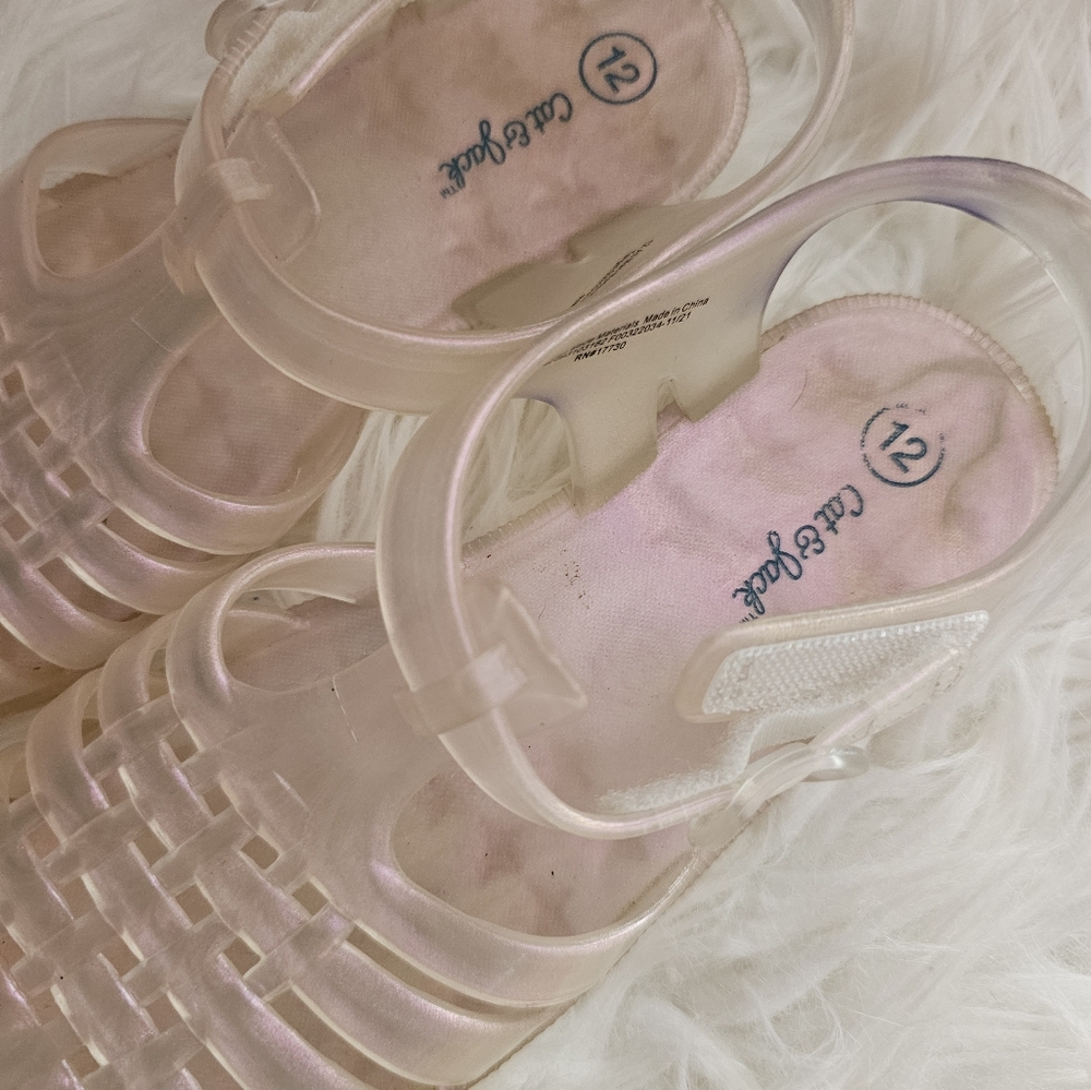 Bundle of slippers / sandals for kids! - Picture 7 of 9